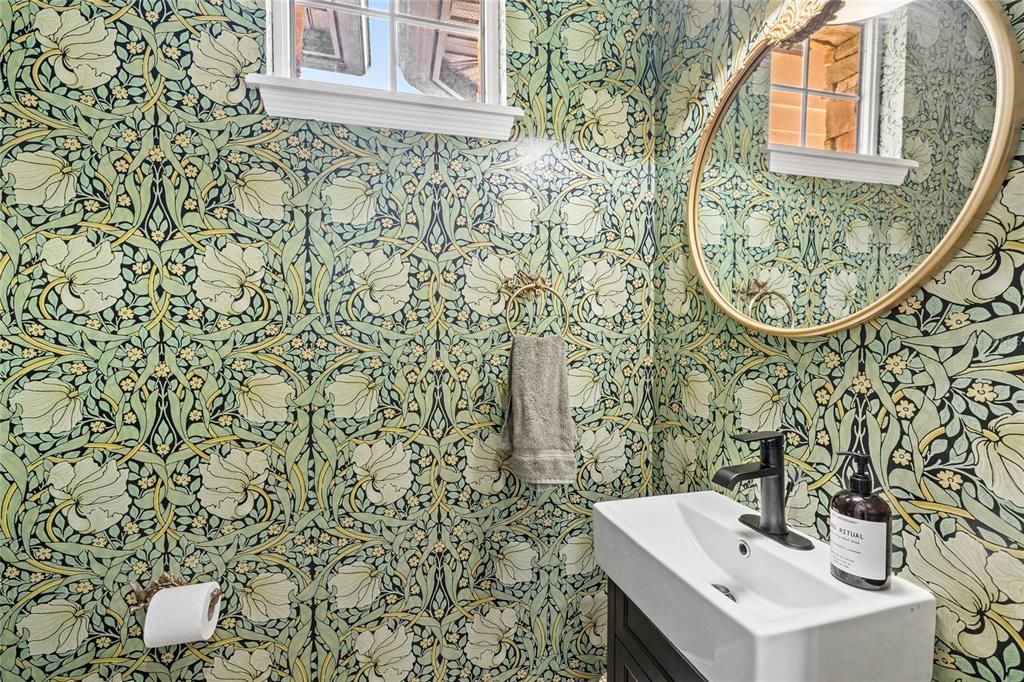 合同活跃: $829,000 (3 贝兹, 3 浴室, 2866 平方英尺)