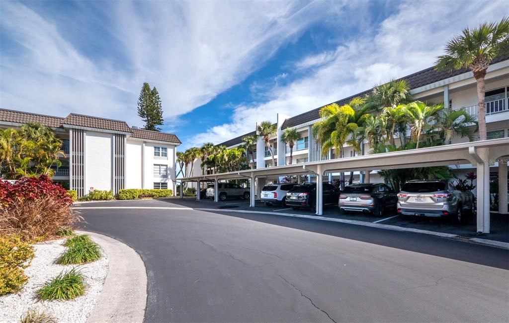 For Sale: $710,000 (2 beds, 2 baths, 1152 Square Feet)