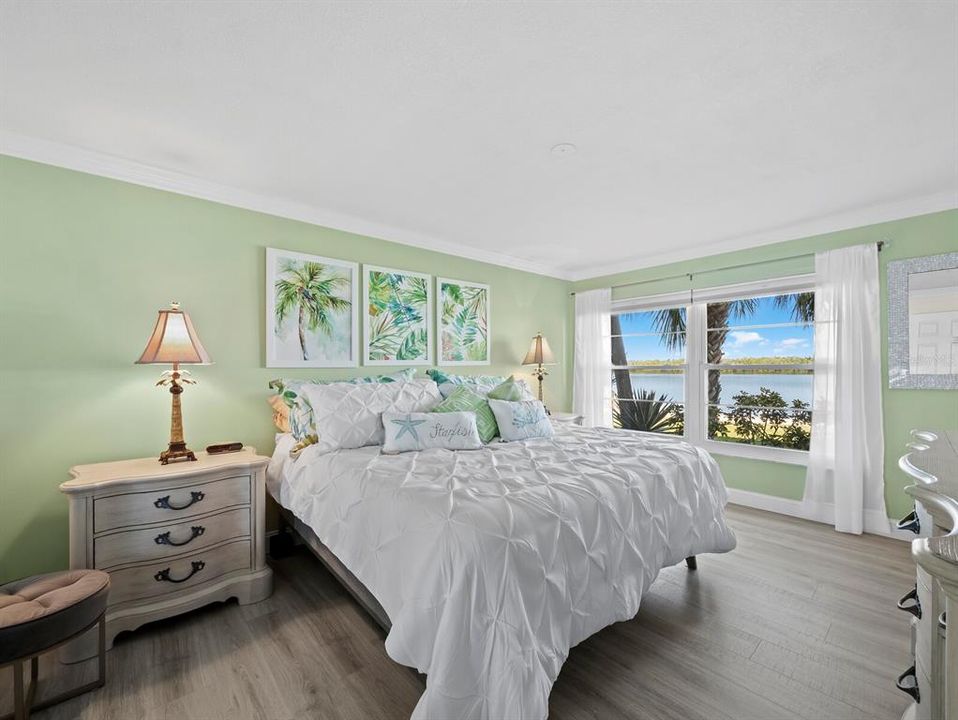 For Sale: $710,000 (2 beds, 2 baths, 1152 Square Feet)