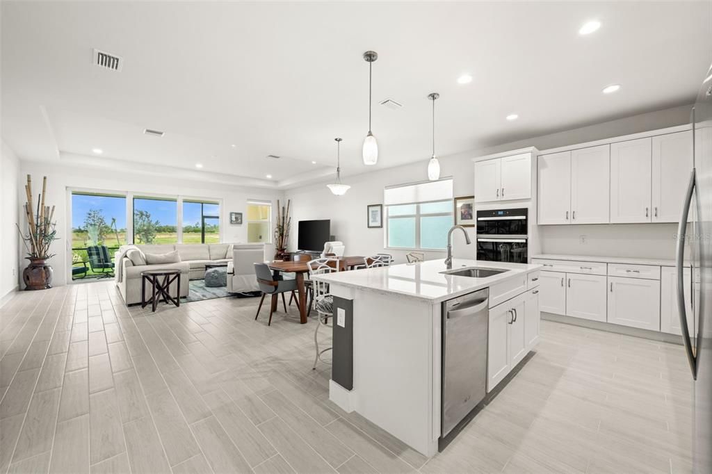 待售: $545,000 (3 贝兹, 2 浴室, 2272 平方英尺)