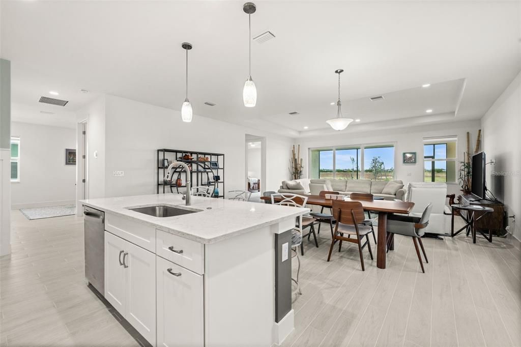 待售: $545,000 (3 贝兹, 2 浴室, 2272 平方英尺)