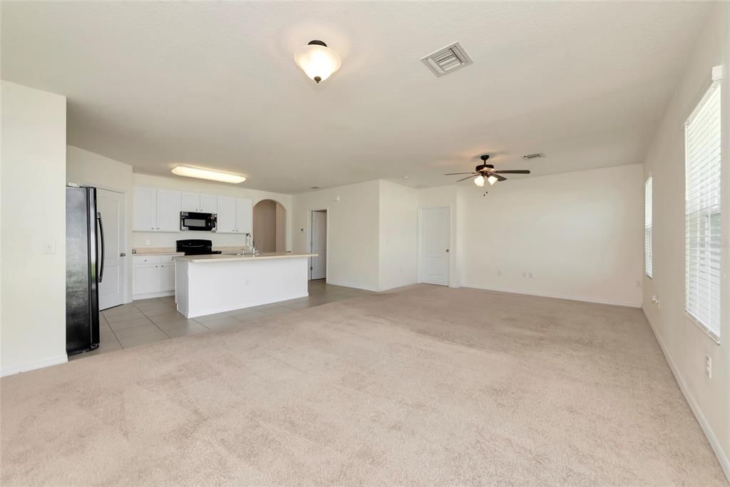 For Rent: $2,695 (3 beds, 2 baths, 1672 Square Feet)