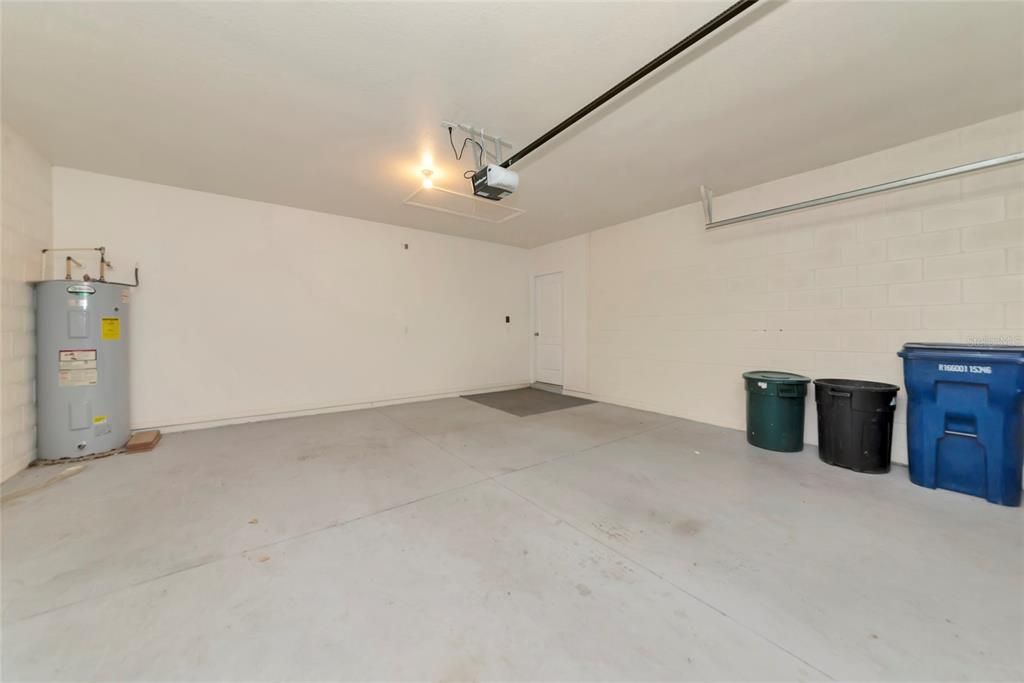 For Rent: $2,695 (3 beds, 2 baths, 1672 Square Feet)