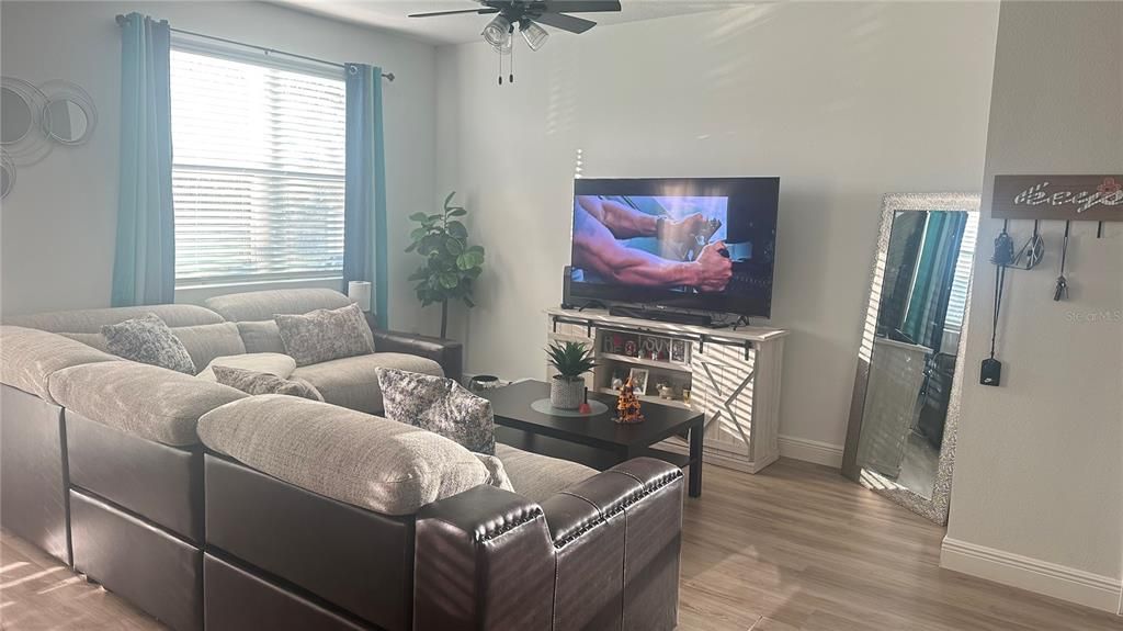 En Venta: $279,900 (3 camas, 2 baños, 1480 Pies cuadrados)