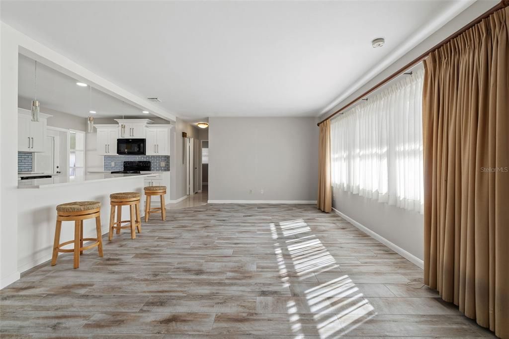 待售: $475,000 (3 贝兹, 2 浴室, 1407 平方英尺)