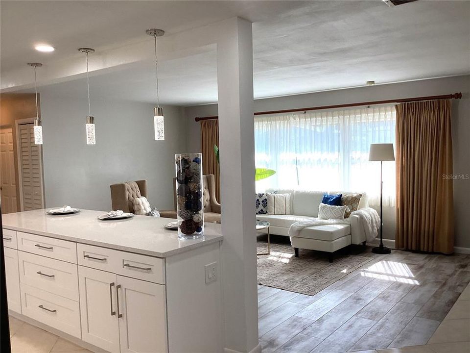 待售: $475,000 (3 贝兹, 2 浴室, 1407 平方英尺)