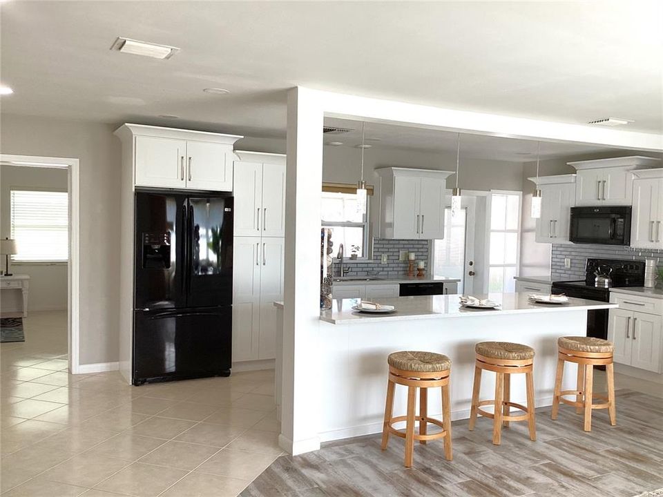 待售: $475,000 (3 贝兹, 2 浴室, 1407 平方英尺)