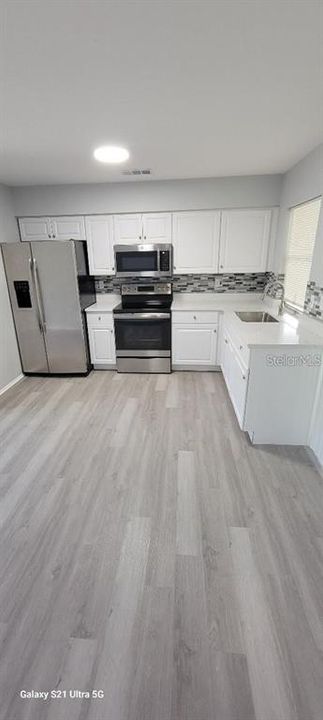 出租: $2,000 (3 贝兹, 2 浴室, 942 平方英尺)