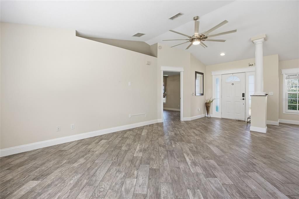 待售: $309,999 (3 贝兹, 2 浴室, 1347 平方英尺)