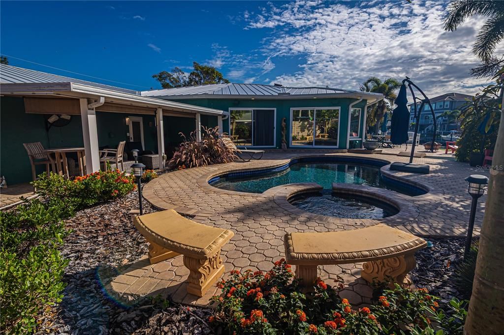 For Sale: $1,350,000 (3 beds, 3 baths, 2397 Square Feet)