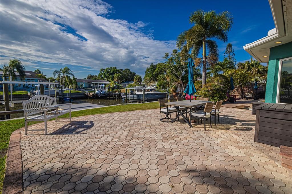 For Sale: $1,350,000 (3 beds, 3 baths, 2397 Square Feet)