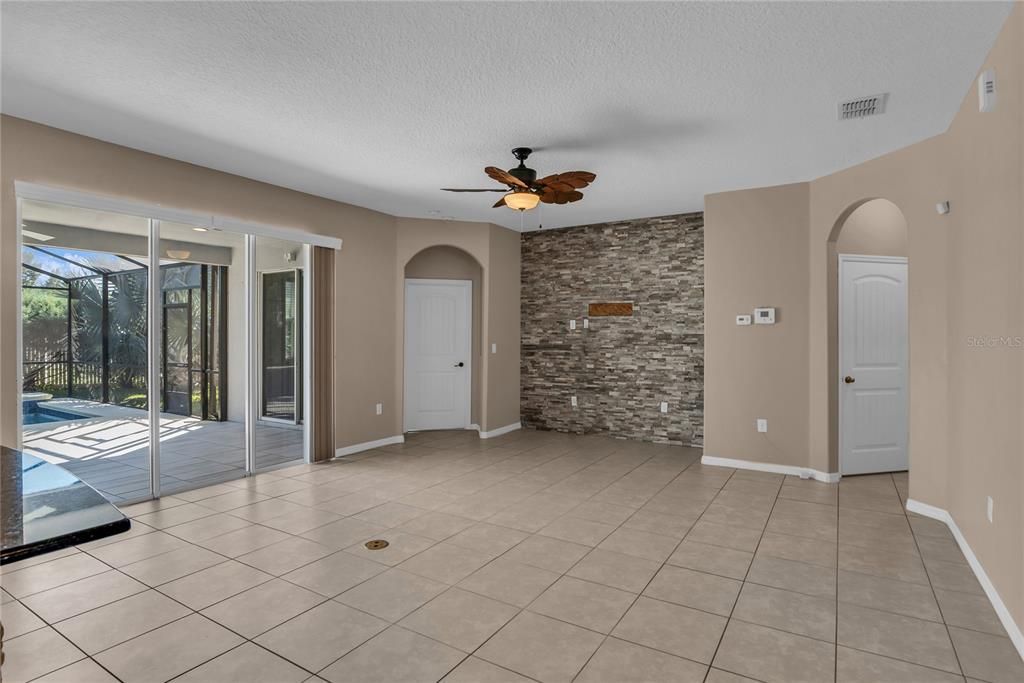 En Venta: $550,000 (4 camas, 3 baños, 2662 Pies cuadrados)