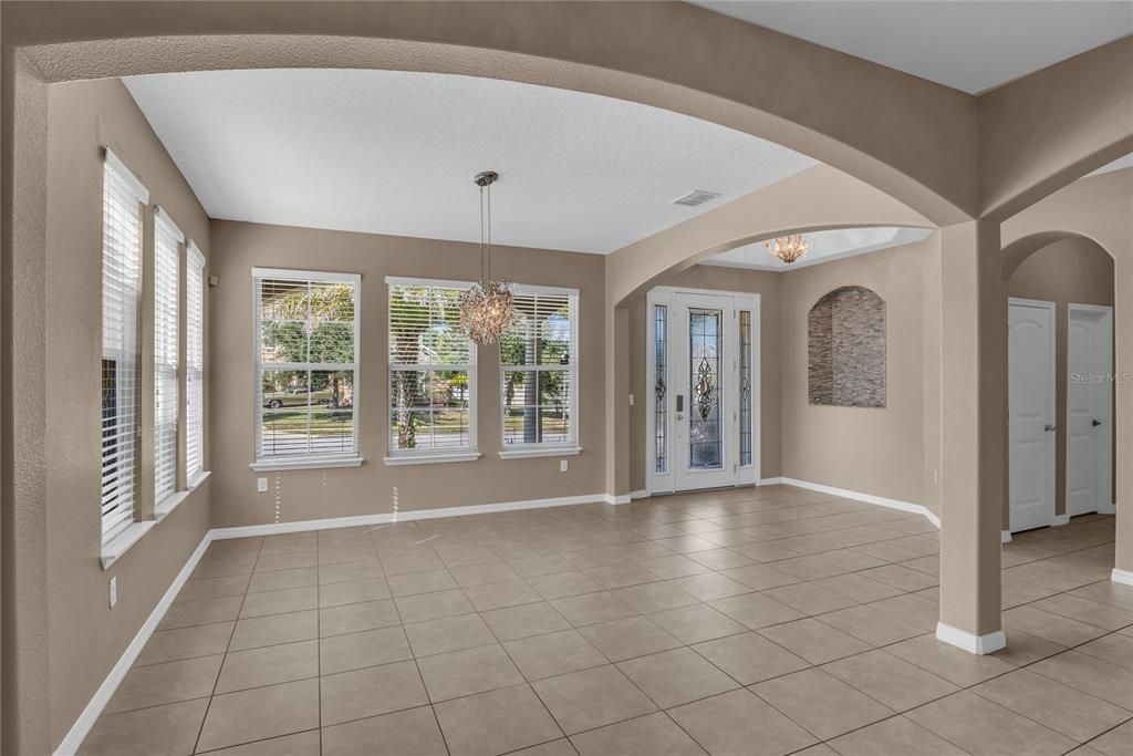 En Venta: $550,000 (4 camas, 3 baños, 2662 Pies cuadrados)