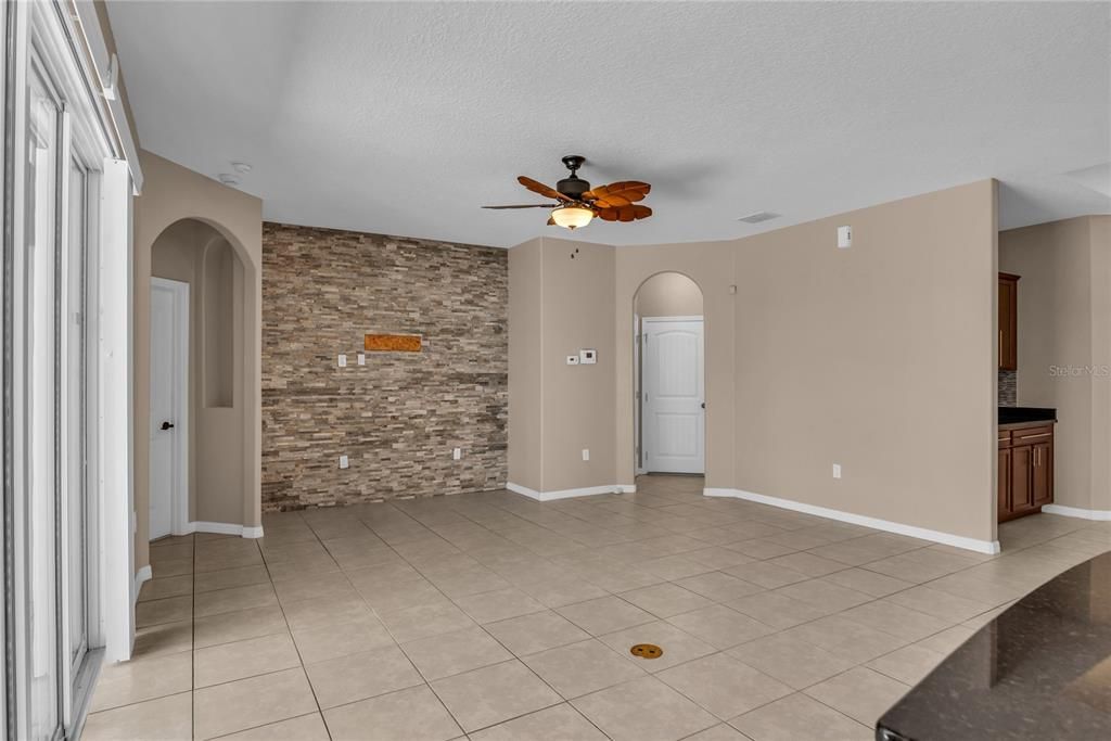 En Venta: $550,000 (4 camas, 3 baños, 2662 Pies cuadrados)