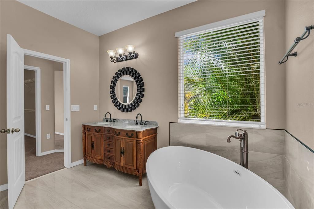 En Venta: $550,000 (4 camas, 3 baños, 2662 Pies cuadrados)