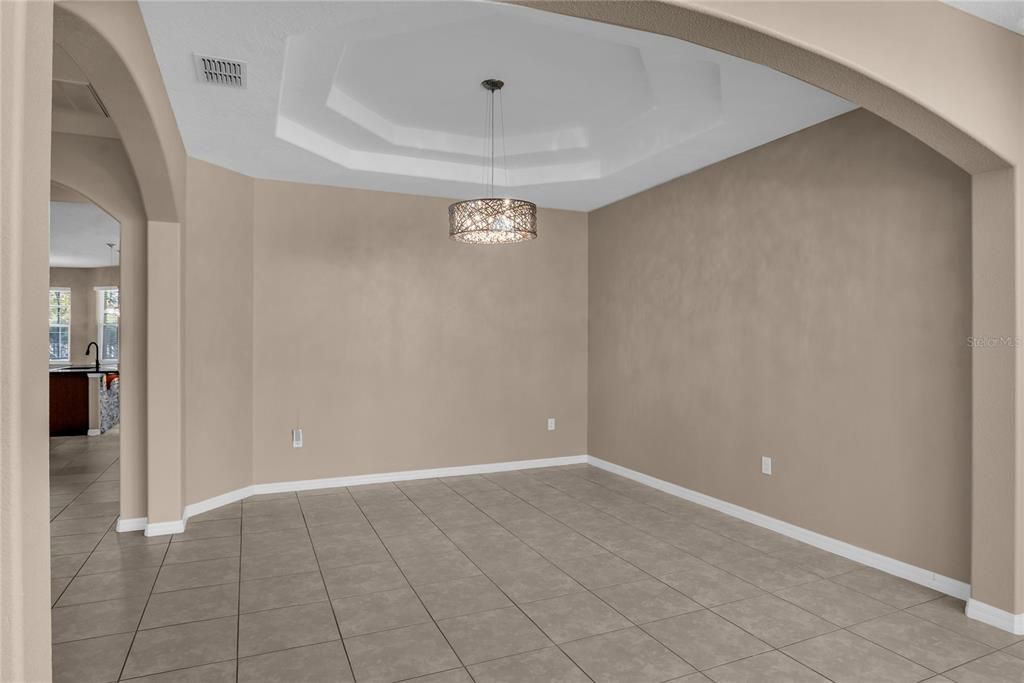 En Venta: $550,000 (4 camas, 3 baños, 2662 Pies cuadrados)