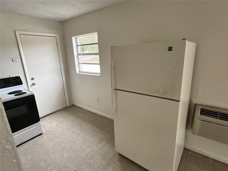 В аренду: $650 (2 спален, 1 ванн, 672 Квадратных фут)