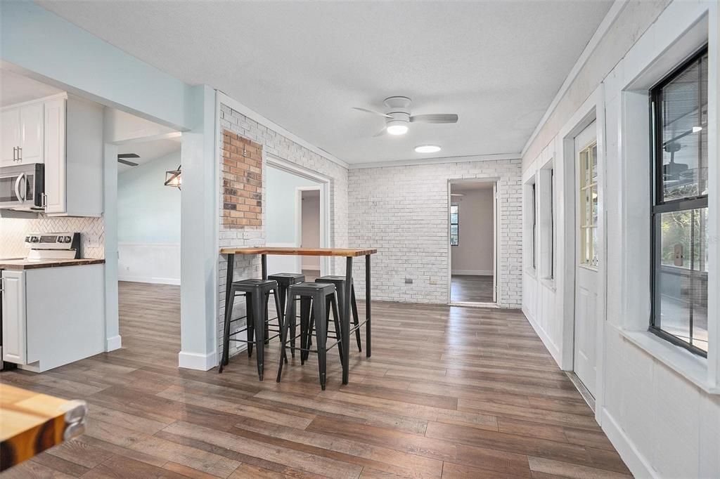 待售: $399,900 (3 贝兹, 2 浴室, 1979 平方英尺)