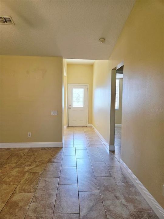 For Sale: $289,000 (3 beds, 2 baths, 1361 Square Feet)