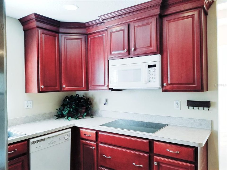 For Sale: $289,000 (3 beds, 2 baths, 1361 Square Feet)