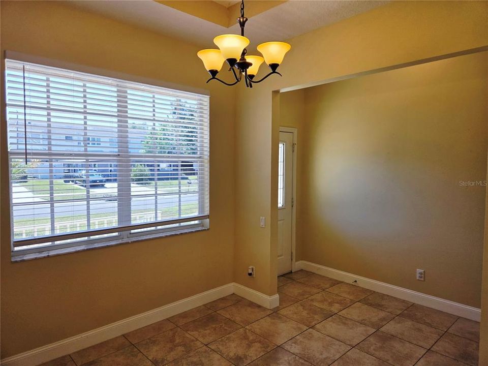 For Sale: $289,000 (3 beds, 2 baths, 1361 Square Feet)