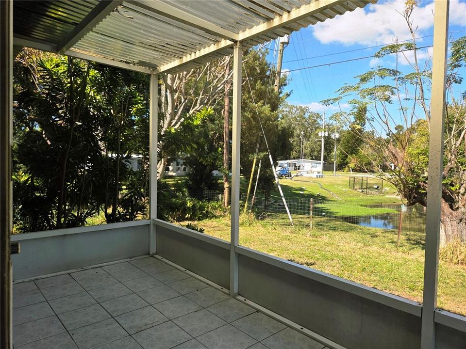 For Sale: $289,000 (3 beds, 2 baths, 1361 Square Feet)