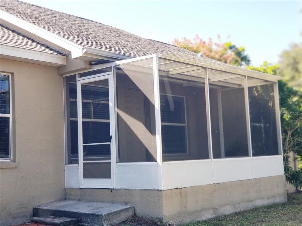 For Sale: $289,000 (3 beds, 2 baths, 1361 Square Feet)