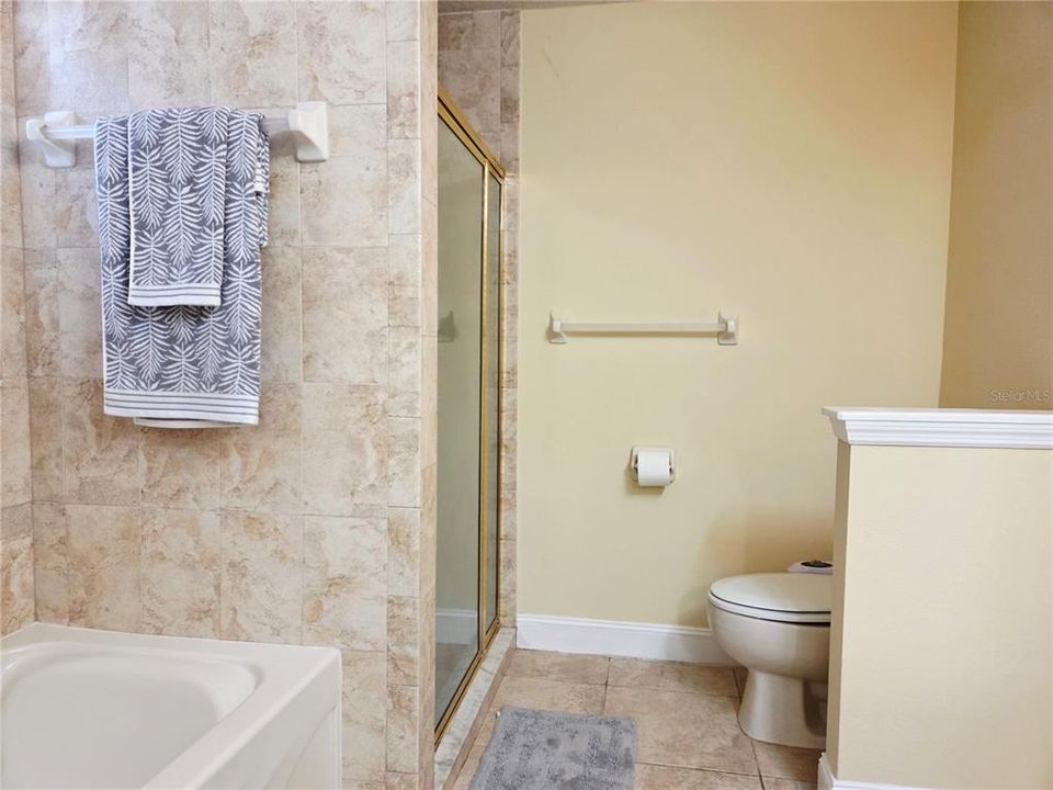 For Sale: $289,000 (3 beds, 2 baths, 1361 Square Feet)