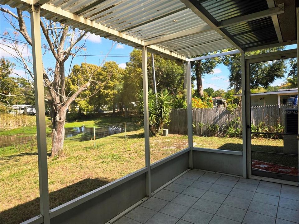 For Sale: $289,000 (3 beds, 2 baths, 1361 Square Feet)