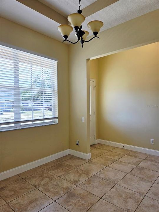 For Sale: $289,000 (3 beds, 2 baths, 1361 Square Feet)