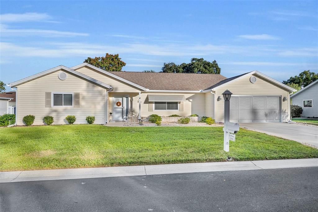 For Sale: $270,000 (3 beds, 2 baths, 2016 Square Feet)