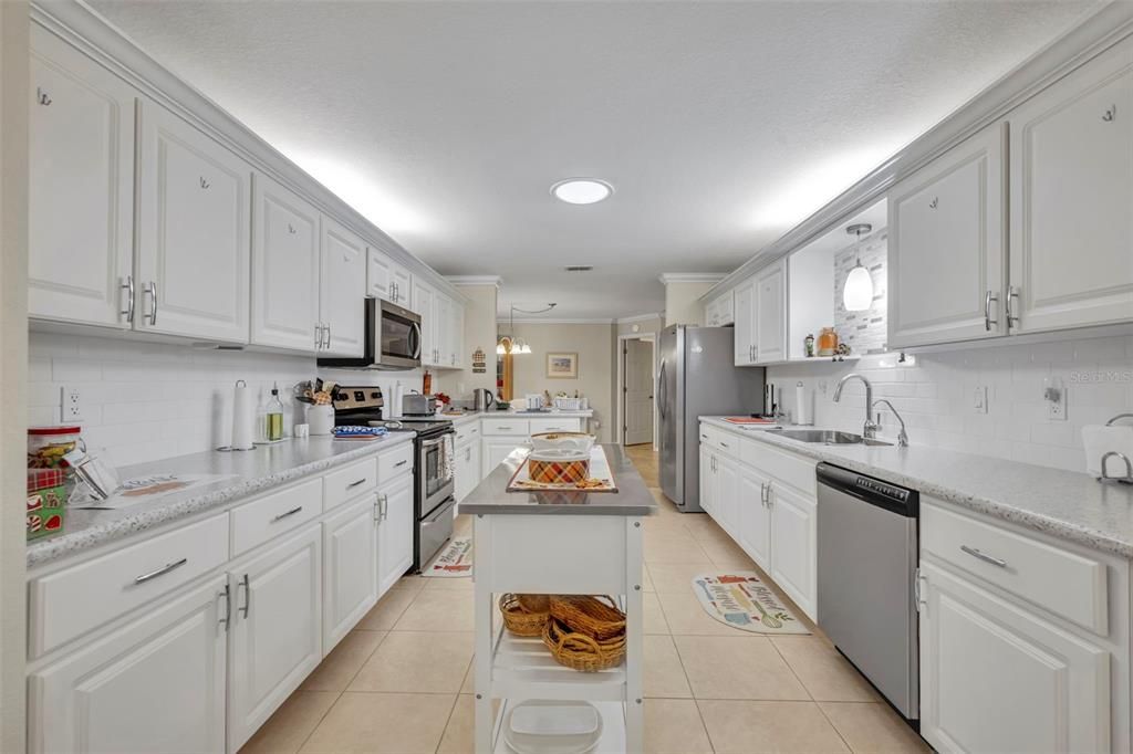 For Sale: $270,000 (3 beds, 2 baths, 2016 Square Feet)