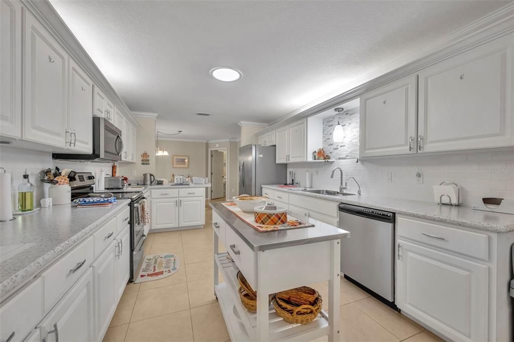 For Sale: $270,000 (3 beds, 2 baths, 2016 Square Feet)