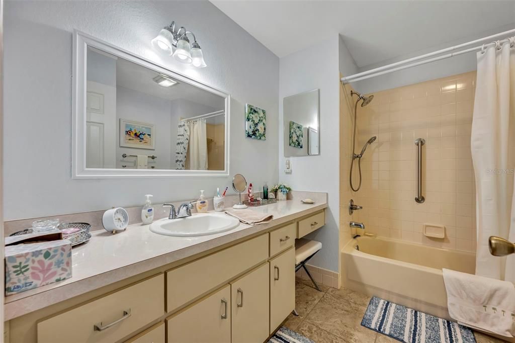 For Sale: $270,000 (3 beds, 2 baths, 2016 Square Feet)