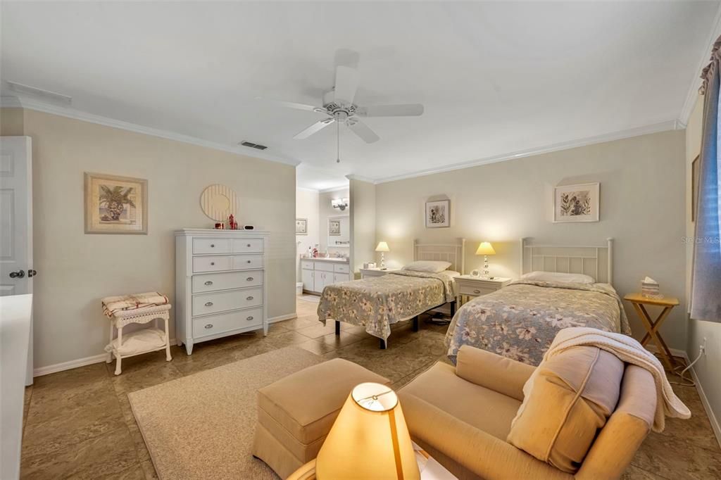 For Sale: $270,000 (3 beds, 2 baths, 2016 Square Feet)