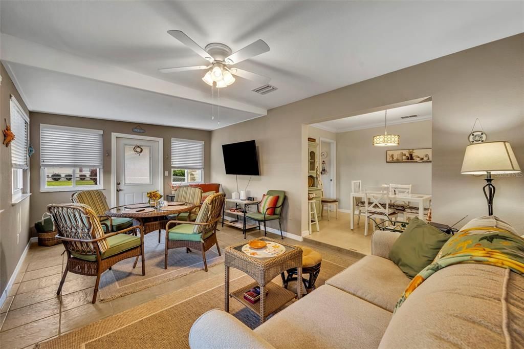 For Sale: $270,000 (3 beds, 2 baths, 2016 Square Feet)