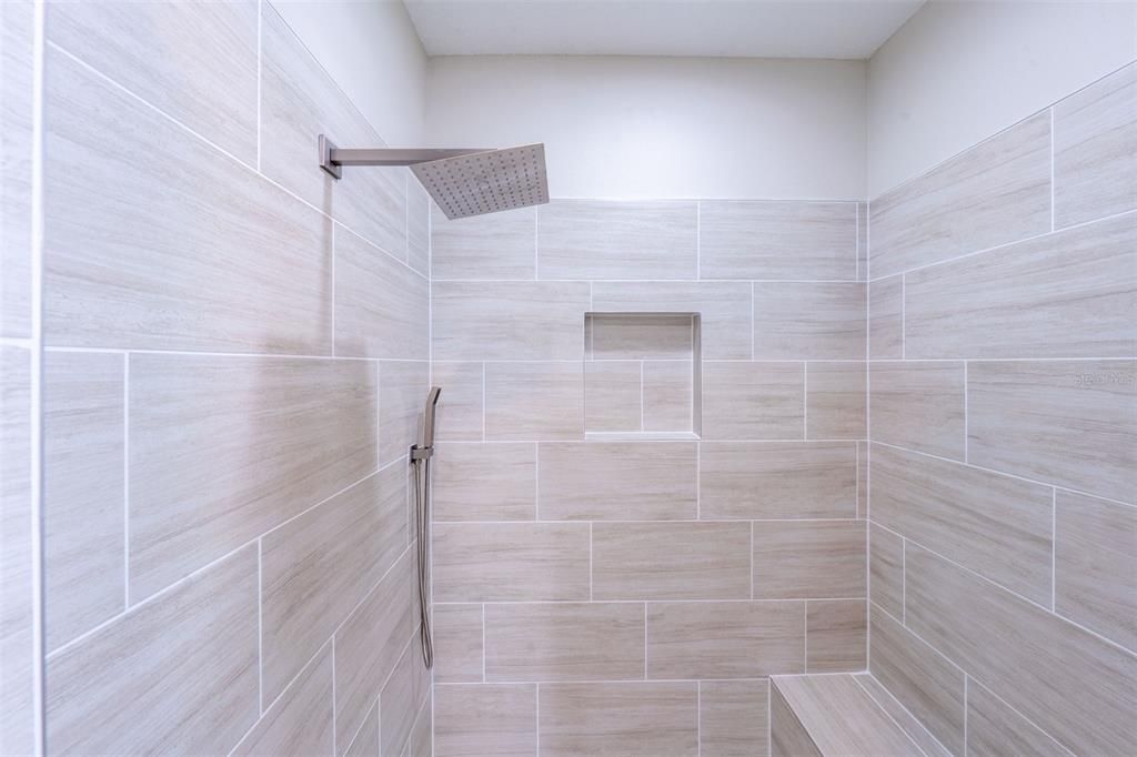 En Venta: $340,000 (4 camas, 3 baños, 2057 Pies cuadrados)