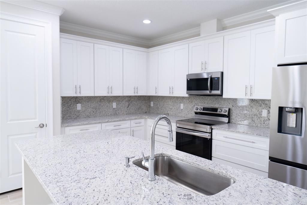 En Venta: $340,000 (4 camas, 3 baños, 2057 Pies cuadrados)