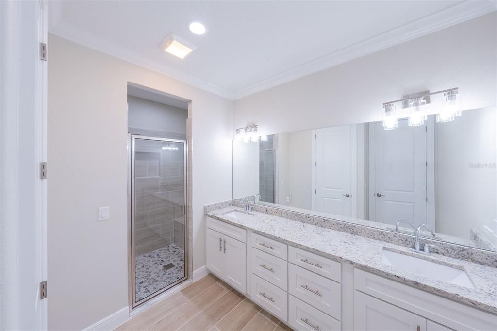 En Venta: $340,000 (4 camas, 3 baños, 2057 Pies cuadrados)