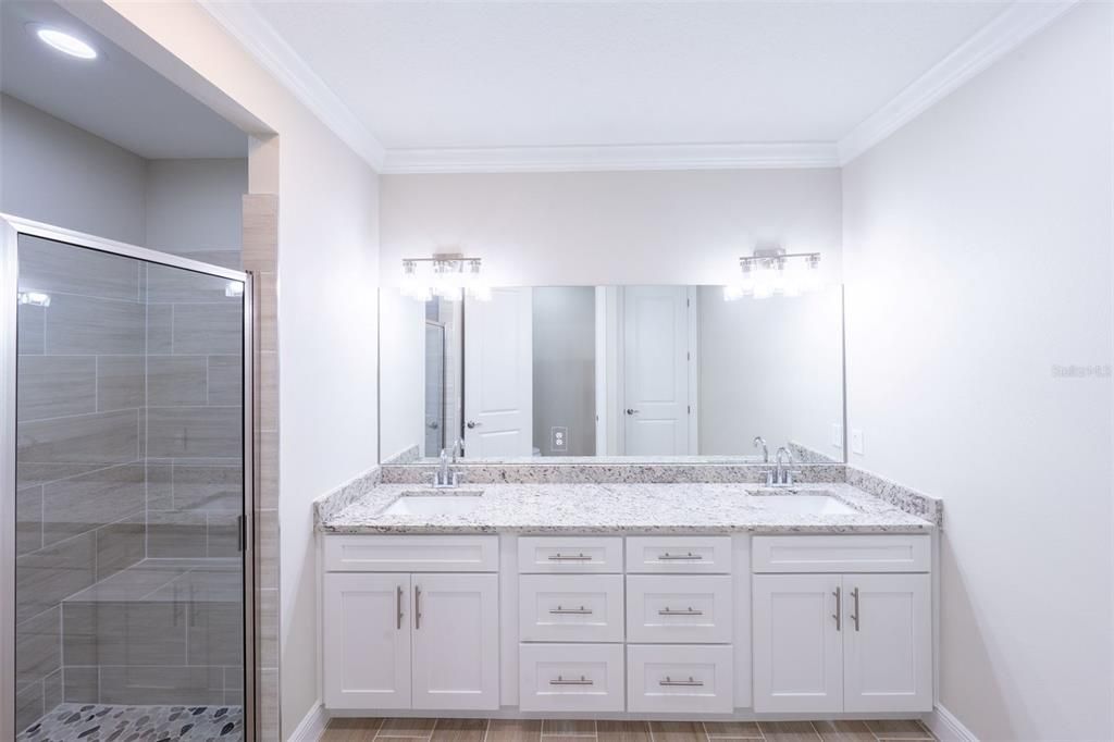 En Venta: $340,000 (4 camas, 3 baños, 2057 Pies cuadrados)