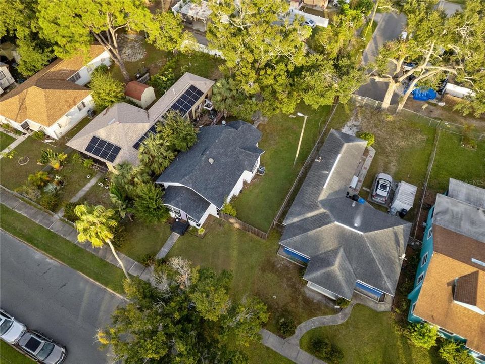 For Sale: $285,000 (2 beds, 1 baths, 1038 Square Feet)