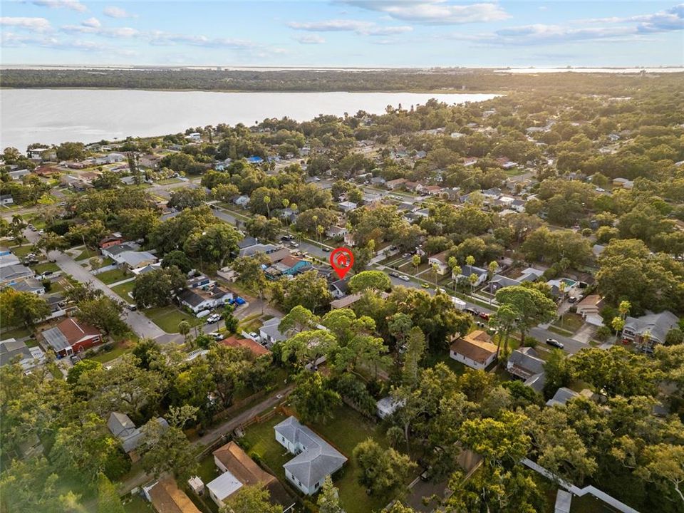 For Sale: $285,000 (2 beds, 1 baths, 1038 Square Feet)