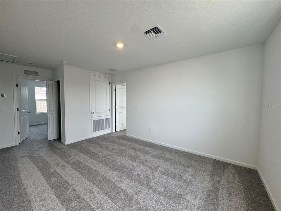 En Renta: $2,300 (5 camas, 2 baños, 2112 Pies cuadrados)