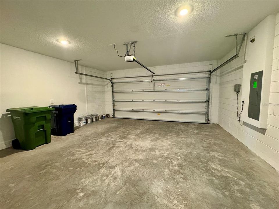 En Renta: $2,300 (5 camas, 2 baños, 2112 Pies cuadrados)