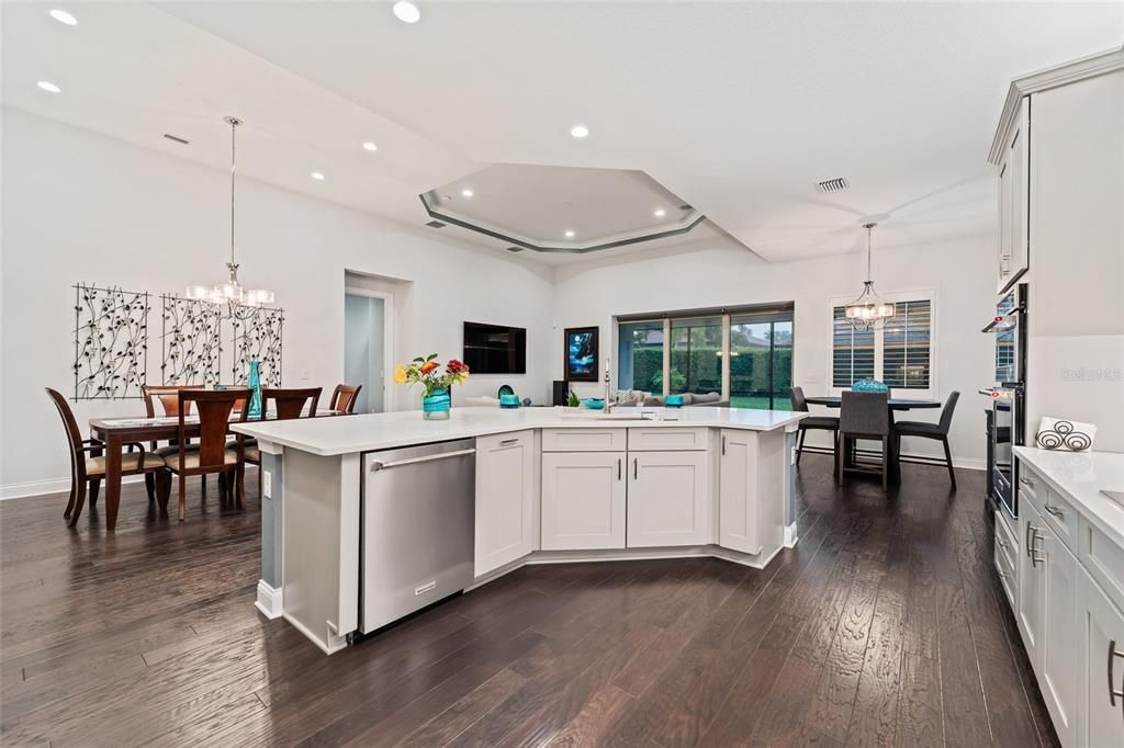 На продажу: $1,050,000 (4 спален, 2 ванн, 2298 Квадратных фут)