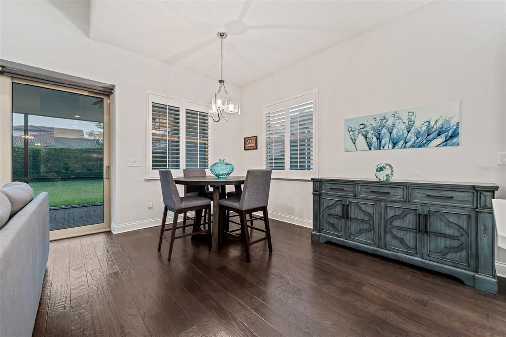 На продажу: $1,050,000 (4 спален, 2 ванн, 2298 Квадратных фут)