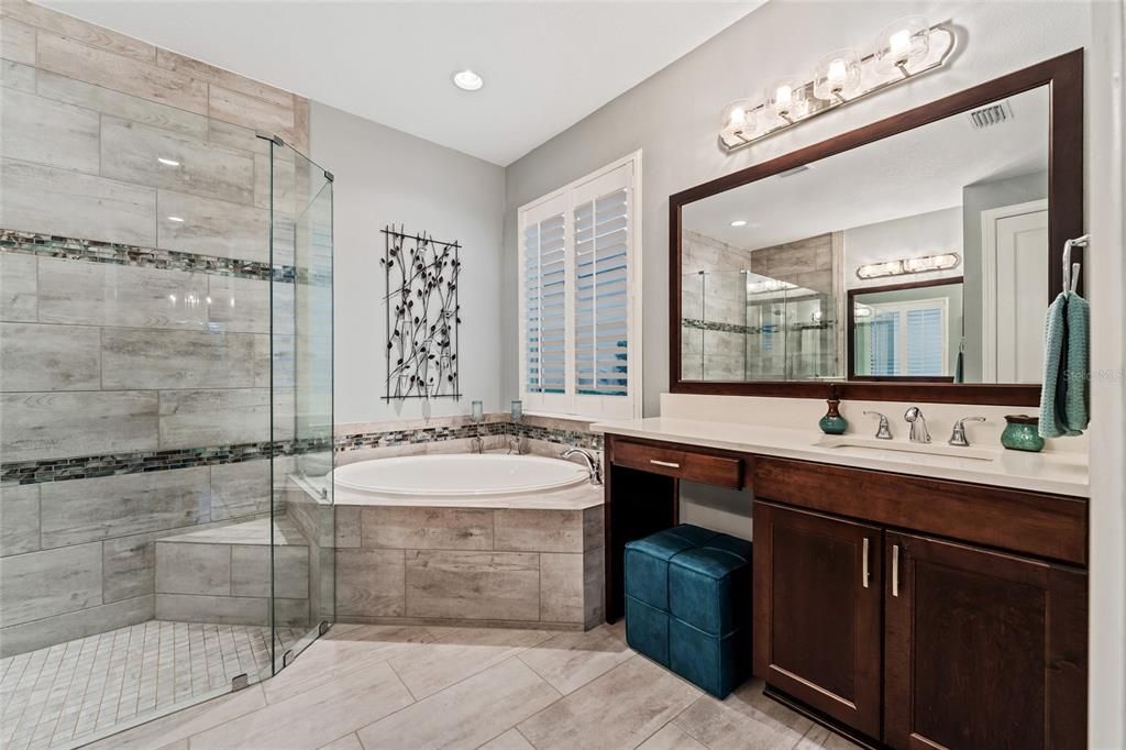 На продажу: $1,050,000 (4 спален, 2 ванн, 2298 Квадратных фут)