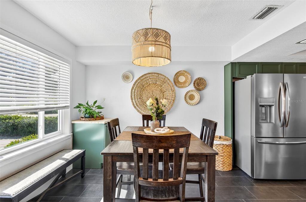 На продажу: $605,000 (3 спален, 2 ванн, 1922 Квадратных фут)