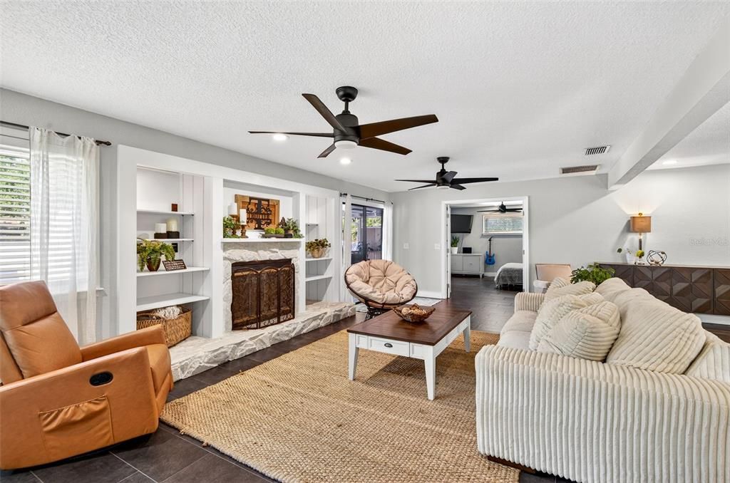 На продажу: $605,000 (3 спален, 2 ванн, 1922 Квадратных фут)