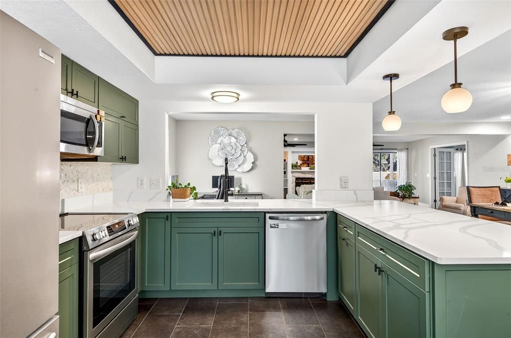 На продажу: $605,000 (3 спален, 2 ванн, 1922 Квадратных фут)